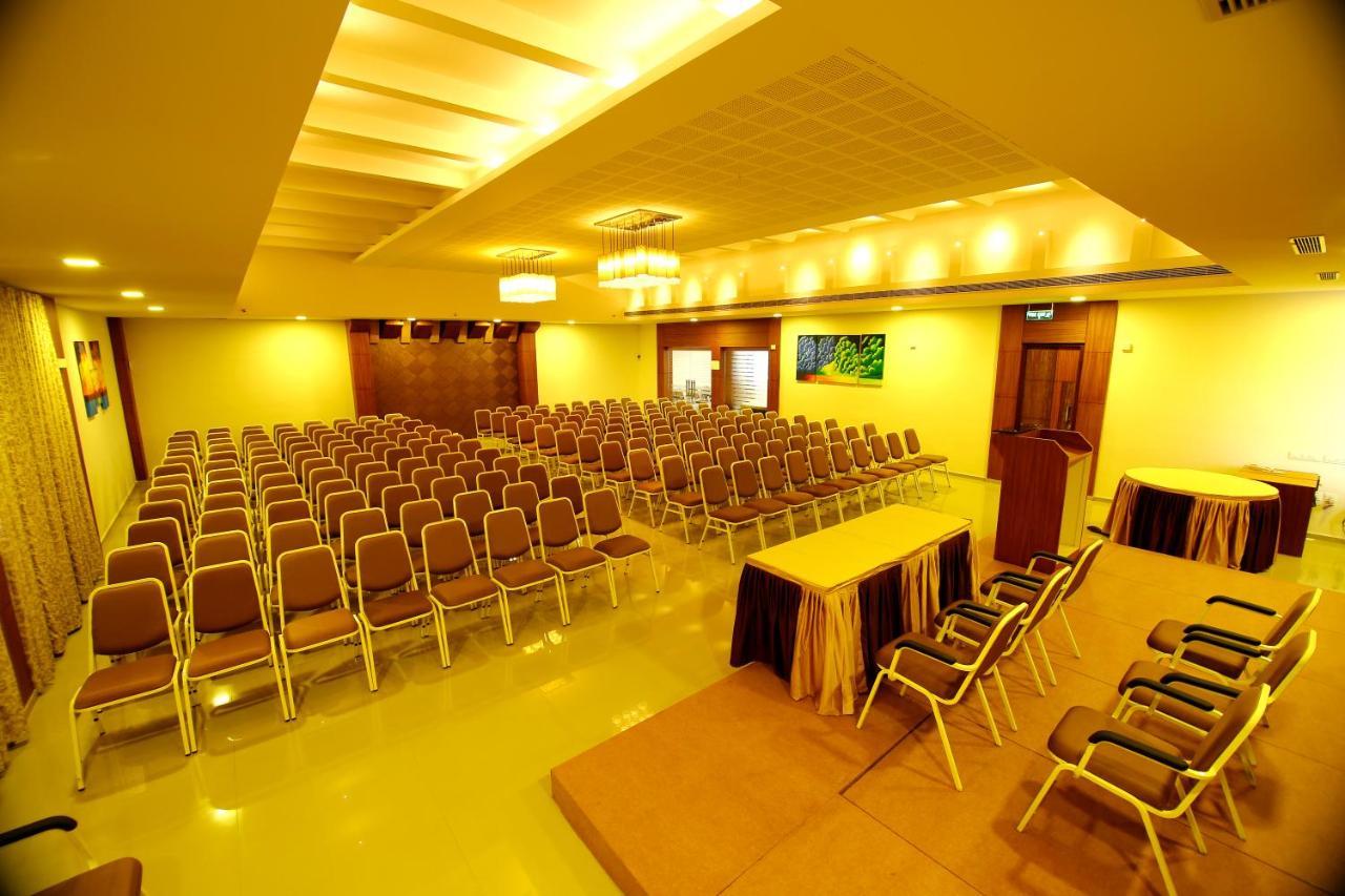Hotel Hillway Park Kollam Exteriör bild