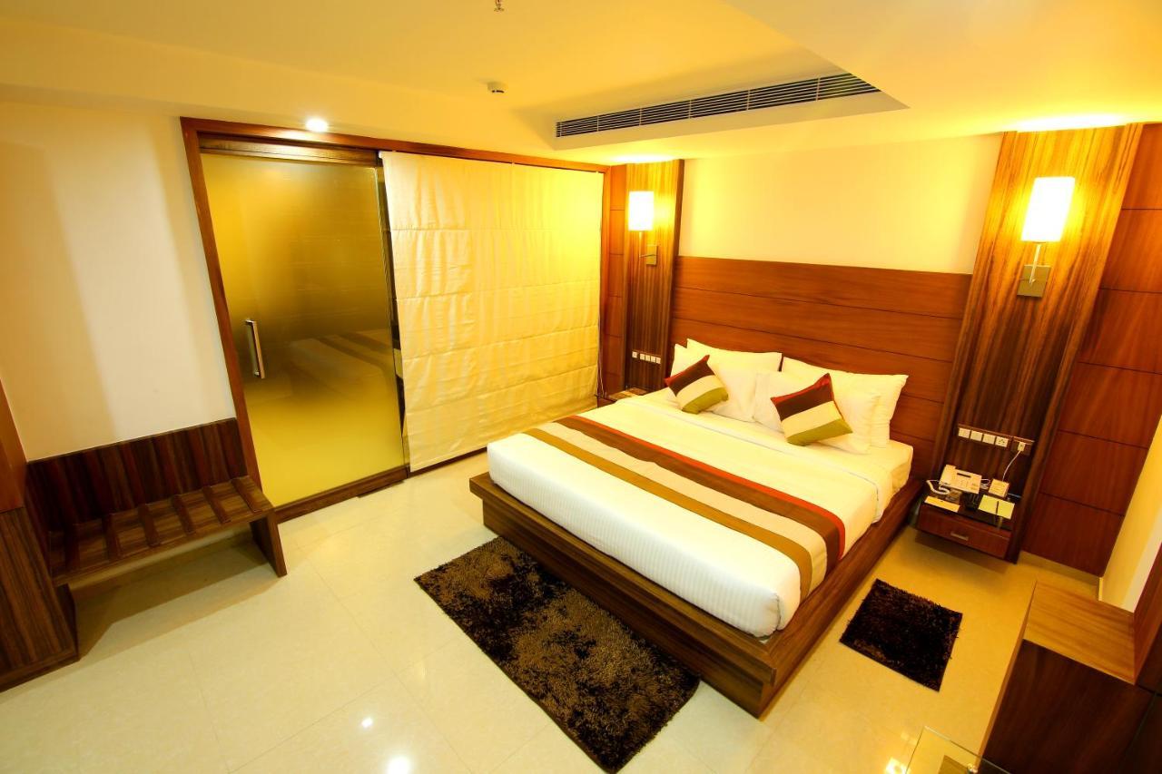 Hotel Hillway Park Kollam Exteriör bild