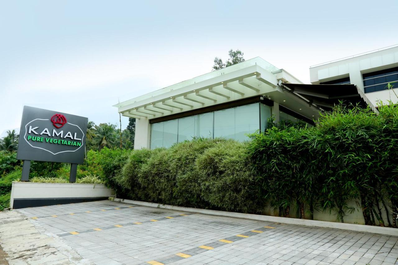 Hotel Hillway Park Kollam Exteriör bild
