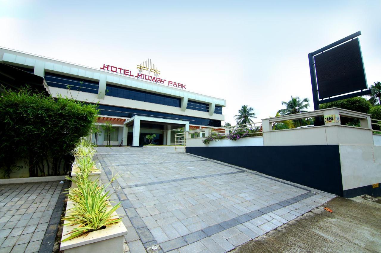Hotel Hillway Park Kollam Exteriör bild