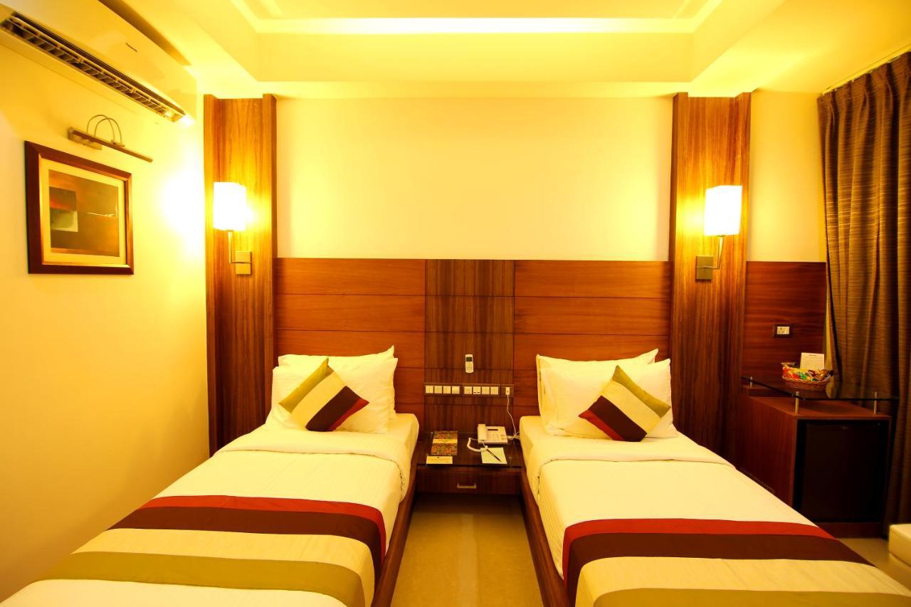Hotel Hillway Park Kollam Exteriör bild