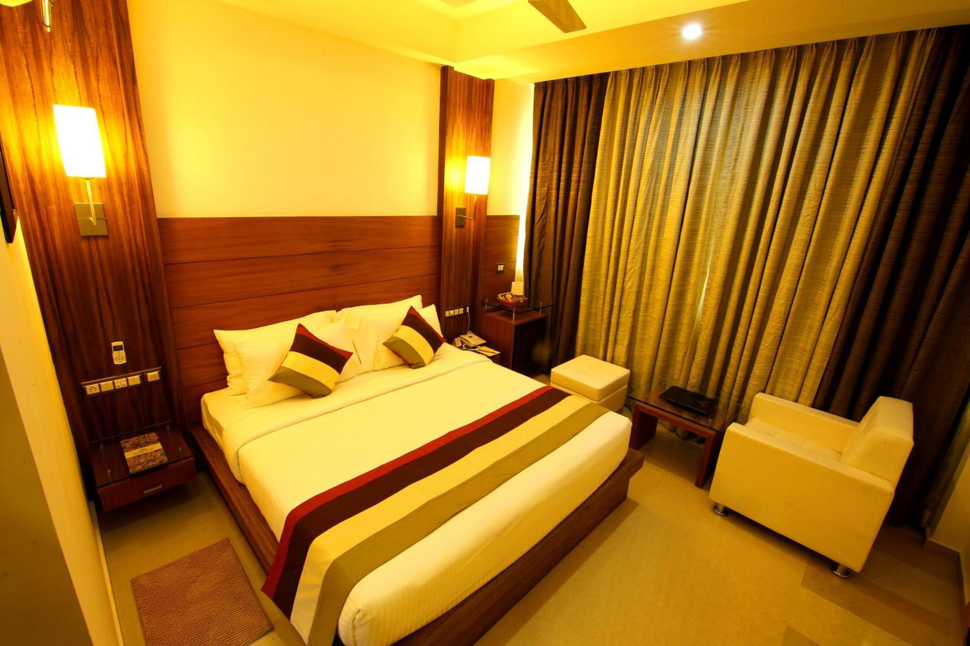 Hotel Hillway Park Kollam Exteriör bild